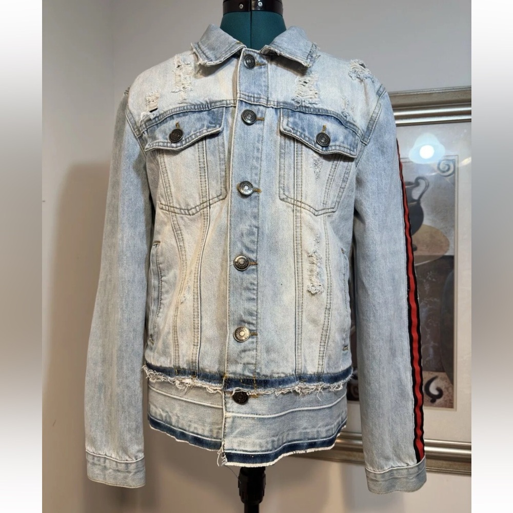 SERENADE PAY ATTENTION EMBROIDERED DISTRESSED DENIM JACKET SIZE SMALL UNISEX